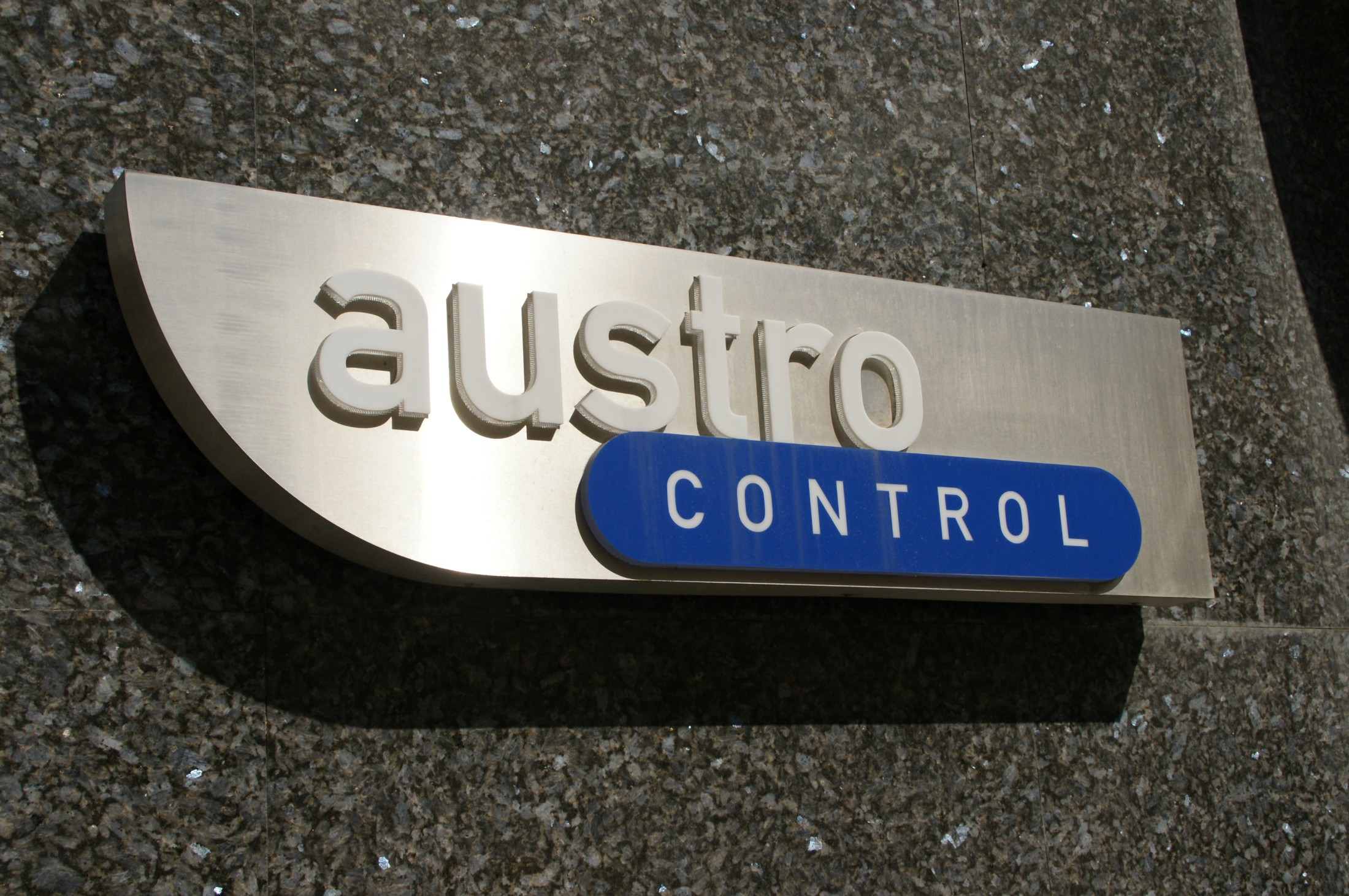: Austro Control Logo aus Metall
